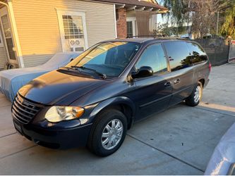 2005 Chrysler Town & Country