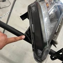 17-20 Nissan Pathfinder LEFT Headlight