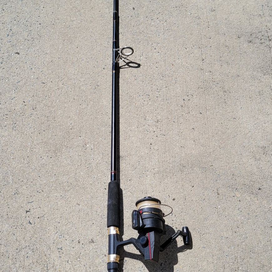 South Bend Condor Graphite Composite 7' Spinning Rod Model C-556 Medium  Heavy With Reel for Sale in Concord, NC - OfferUp