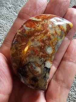 🌜Crystals | Root Agate Carved Moon🌛