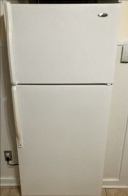 Top-Freezer Refrigerator (White; 14.4 cu. ft)