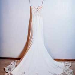 Classic & Timeless Wedding Dress 