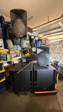 Mackie PA Speaker System with Subwoofers