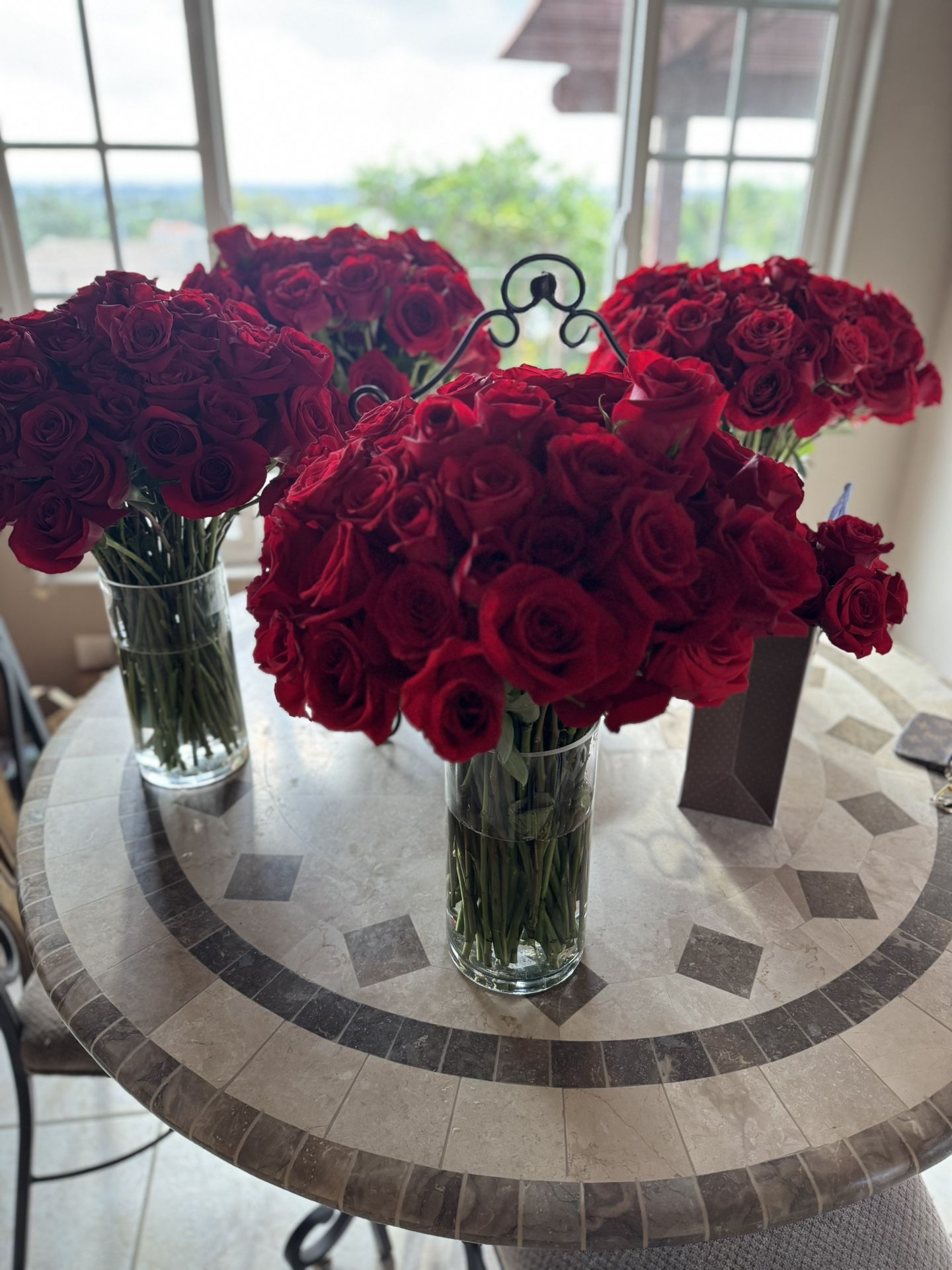 Premium Long-Stem Red Roses in Tall Glass Vase – 65–75 Roses per ...