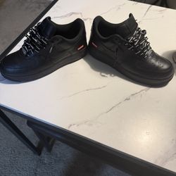 Black supreme af1 Size 10