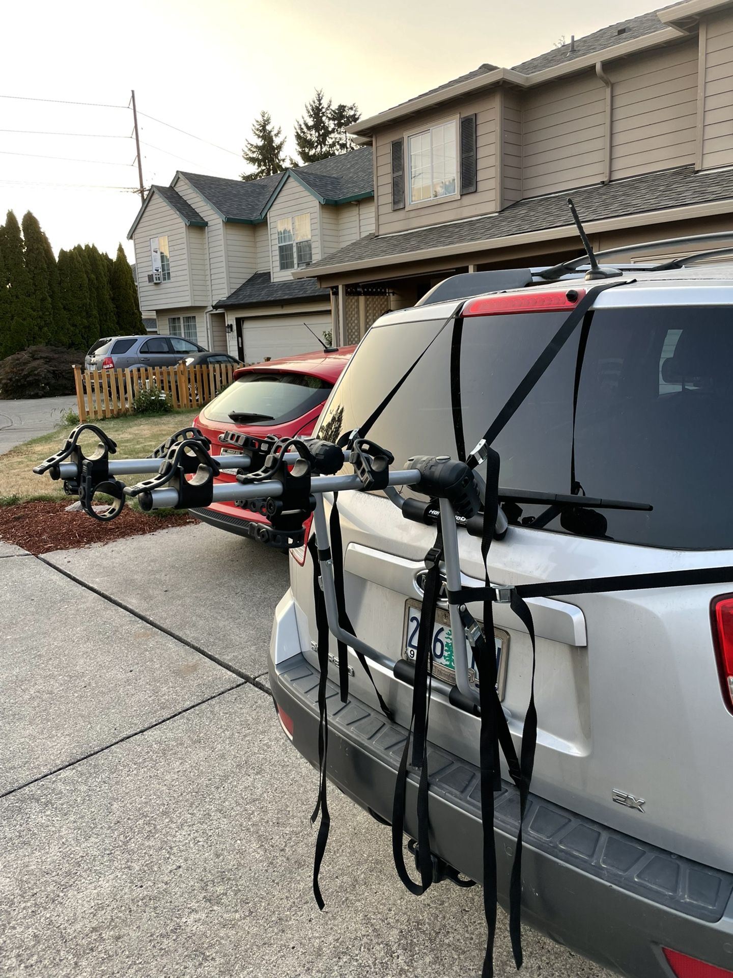 Hollywood Trunk Mount Bike Rack  - Holds  3 Bikes  - Excellent Condition 