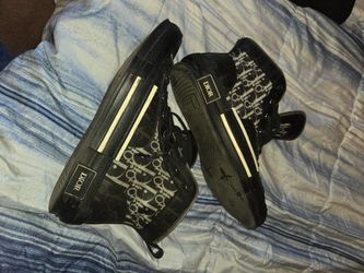 Tennis Shoes