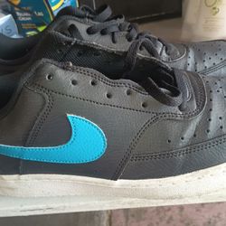 Nike Men's Size 9.5