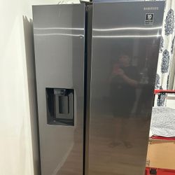 Refrigerator 