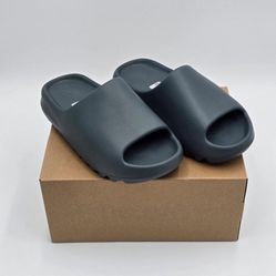 Yeezy Slide ‘Slate Grey’
