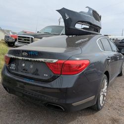 2015 Kia K900 Just In For Parts 