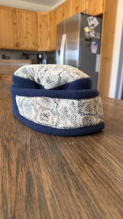 Navy Blue Fleece Pillbox Hat w/ Snakeskin Print Band - Dressy Winter Hat - Like New