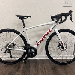 Trek Domane 3 Road Bike 52cm