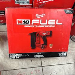 Mikwaukee M18 18 Ga Brad Nailer Finish Nailer