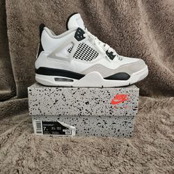 Air Jordan Retro 4
