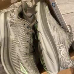 Hoka Clifton 9