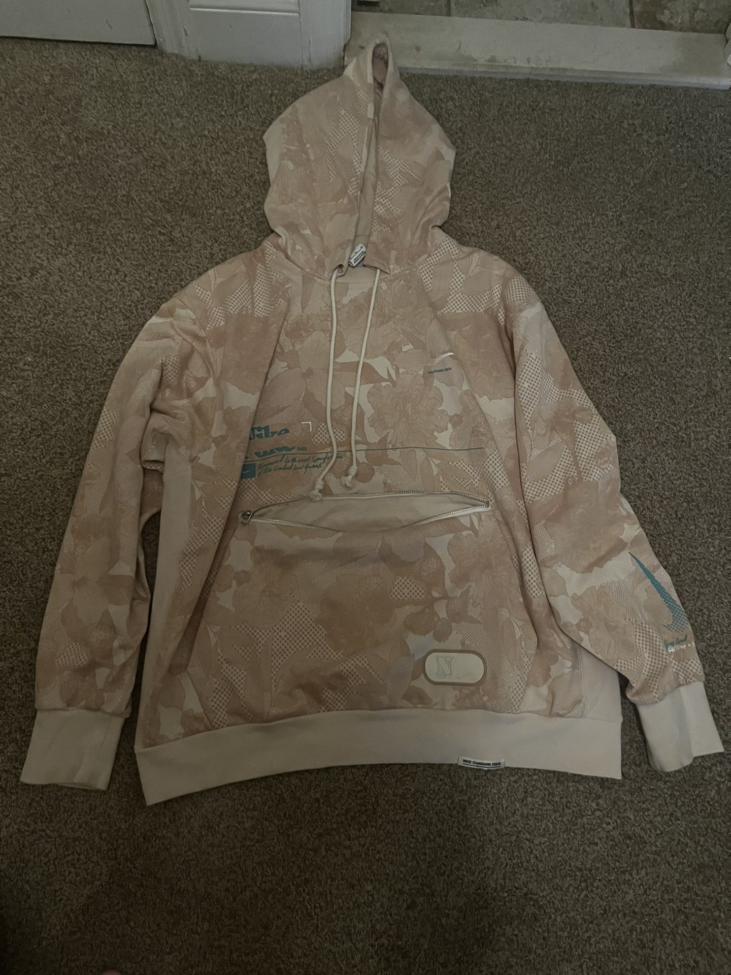 Nike / North Face Hoodies Size Xl