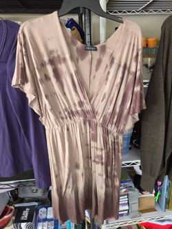 Venus sz Med shirt. Like new