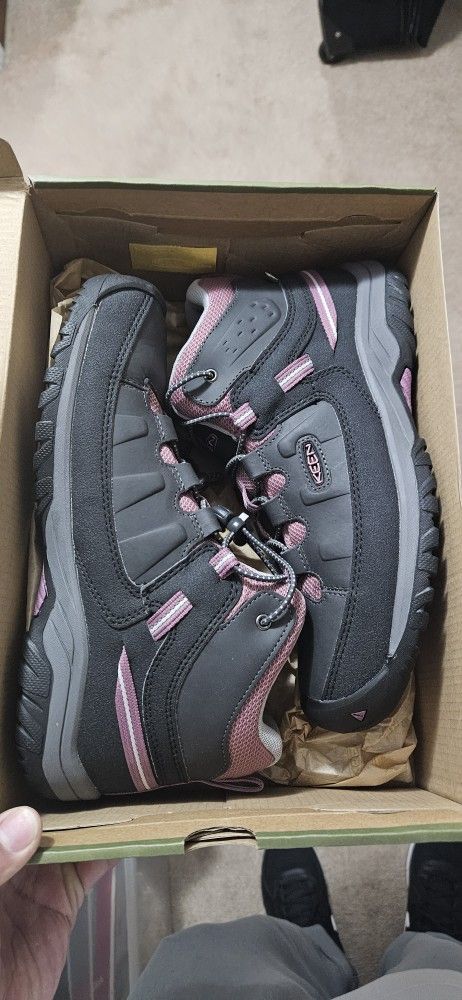 Women's Hiking Shoes Size 7