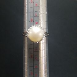 14k White Gold Women's Diamond & Pearl Ring 