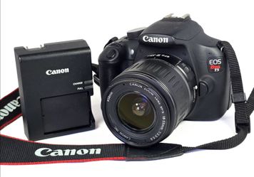 Near MINT Canon EOS Rebel T5 18mp Digital DSLR Camera w/ 18-55mm Lens - ONLY 2,563 Shutter Count