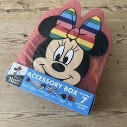 Disney Minnie Mouse Accessory Gift Box Includes 7 Exclusive Items! 3+. NIB
