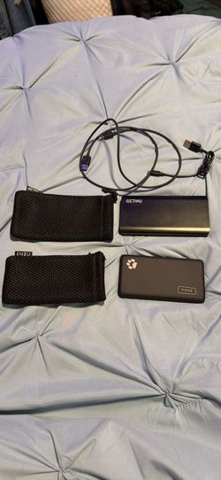 2 Power Banks Bundle – GETIHU & INIU with Pouches & Cables