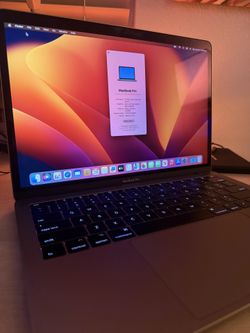 Apple MacBook Pro 13 in 2017 Intel Core i5 2.30 GHz, 256 GB 8 GB A1708