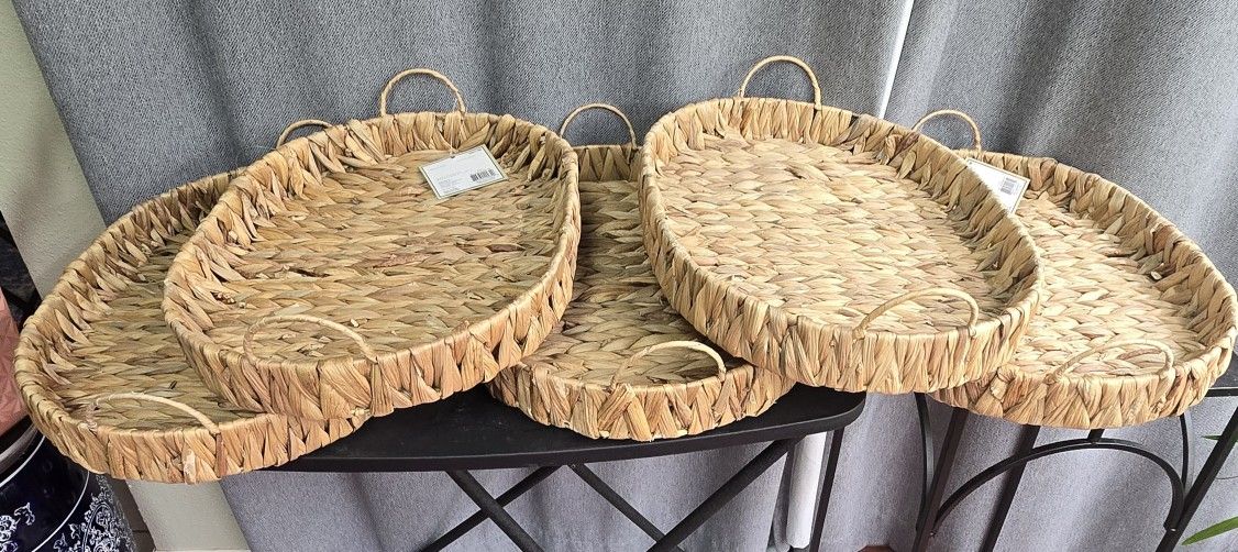 Water Hyacinth & Metal Decorative Basket Set : 5
( 2 in.t x 13 in.w x 17 in.l)