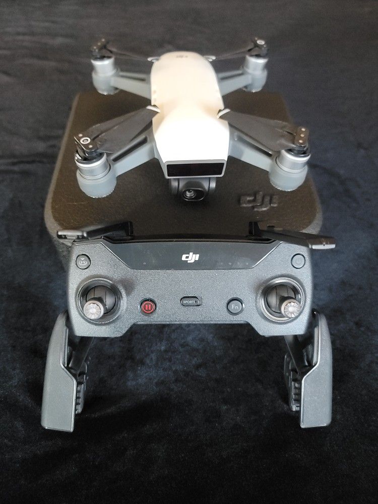 Dji Spark Drone - Remote, Battery, Gesture Controls -low Flights