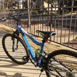 Mongoose Ledge 2.1 Mountain Bike 