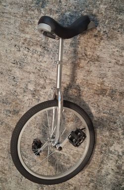 Unicycle medium size with 20" wheel