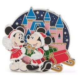 Santa Mickey and Minnie Mouse Holiday Pin 2025 – Limited Edition