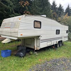 5th Wheel Trailer