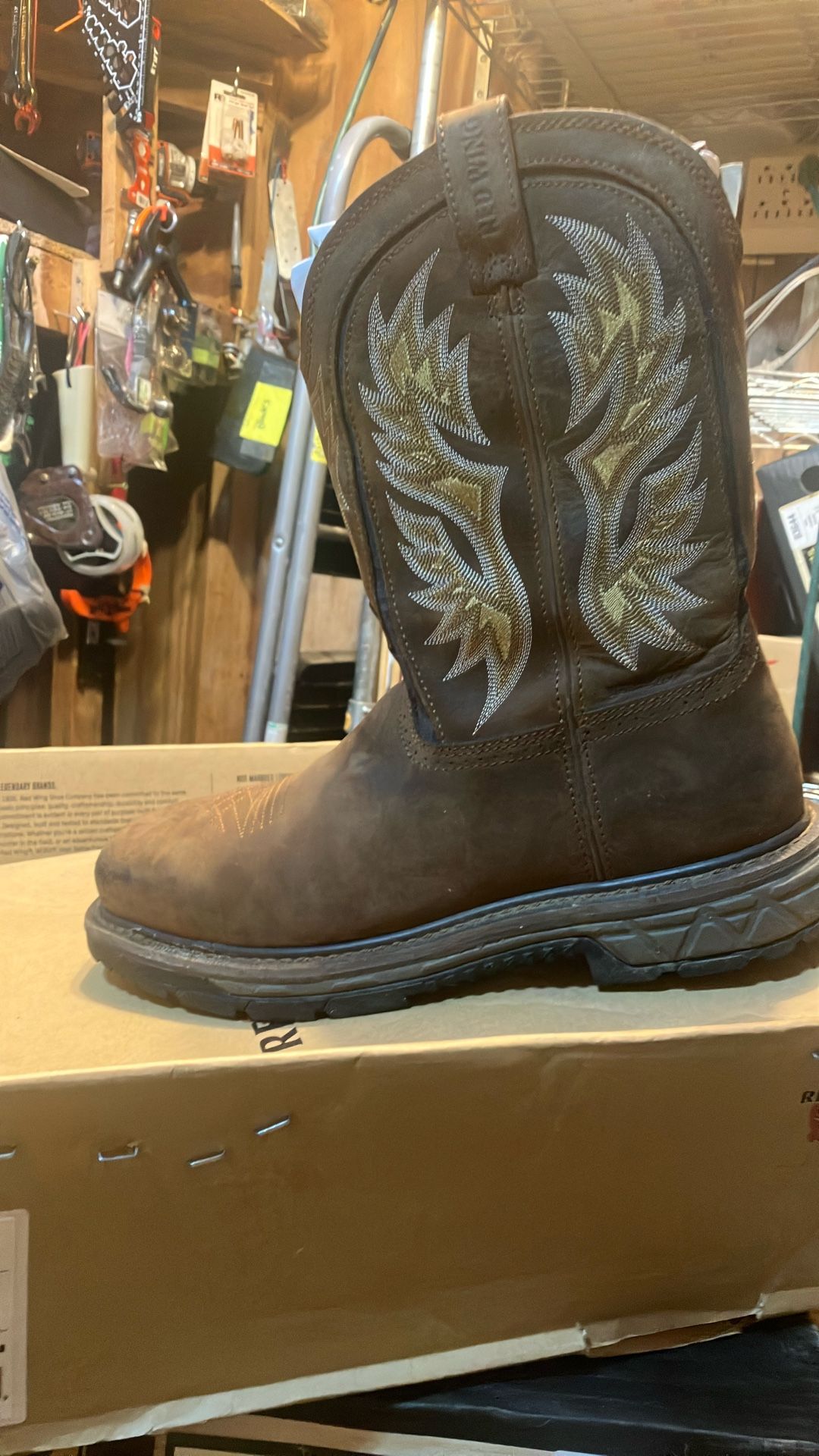 Redwing Men’s Safety Toe Work Pull on Boot