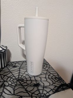LIKE NEW BRUMATE TUMBLER