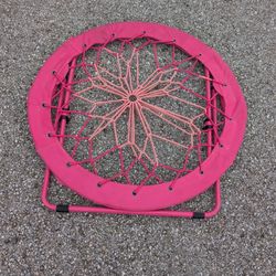 Round, Red Folding Bungee Chair