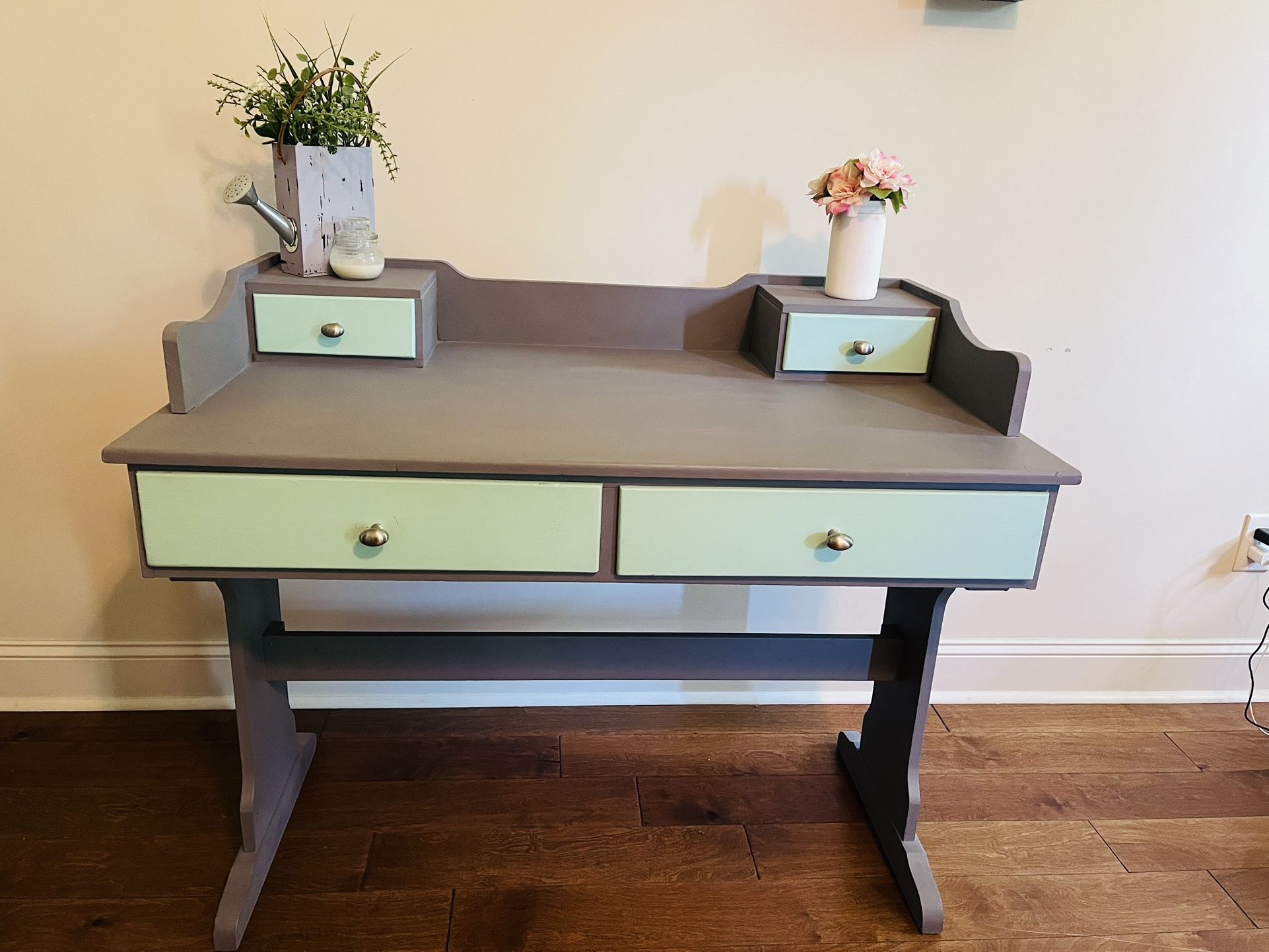 Wood Desk Gray And Green Mint