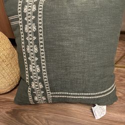 Decorative Pillows 