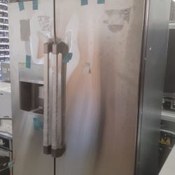 viking fridge 48 inches open box and viking stove side 36 warranty open box ,,manucfature warranty ready to deliver,,$12000 both item