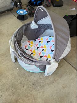 Fisher-Price On-the-Go Infant Dome Portable Bassinet and Play Space, m