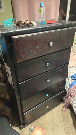 Dresser-Free