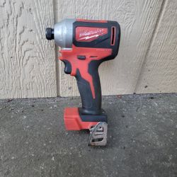 MILWAUKEE 18V IMPACT DRILL CAT#2850-20