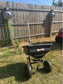 Agri-fab pull behind fertilizer/salt spreader