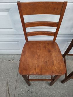 FREE wooden bar chair/hi chairs in good condition