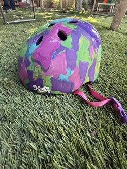 girls helmet