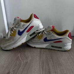 Women’s Nike Air Max size 8