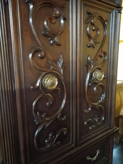 King Sleigh Bedroom Set By American Signature Furniture