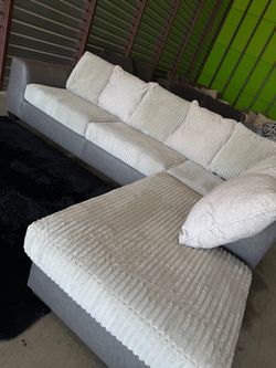 Ashley furniture sectional sofa couch (DELIVERY AVAILABLE)