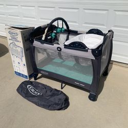 Pack And Play With Accesories 